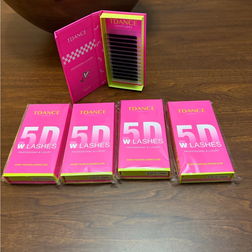 TDANCE W Style 6D Promade Volume Fan Lashes.
